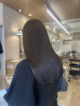 ウタリ(utari) ナチュラルカラーでより艶感【難波 桜川/髪質改善】