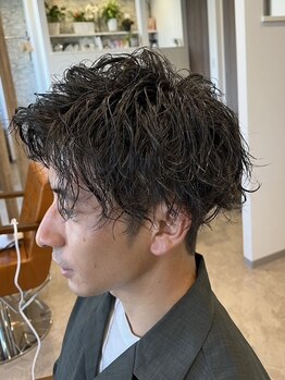 ルア(Rua)の写真/自宅でのヘアセットまで配慮して再現性高く仕上げるから、忙しい朝も短時間でキマる！眉カットで清潔感UP◎