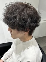 ヒュイル バイ ニアウ(Hwyl by Niau) メンズマッシュパーマ波巻スパイラルパーマシャドウパーマ