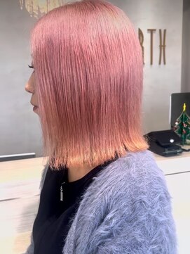 アース コアフュールボーテ 上越店(EARTH coiffure beaute) ペールピンク_ダブルカラー_ハイトーン_切りっぱなし_外ハネ