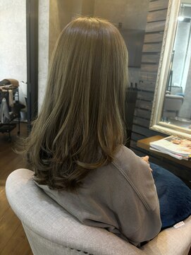 アイビーヘアー(iB HAiR) オリーブグレージュ/ミディアムレイヤー