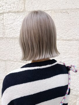 ハピネス 河原町店(Happiness) 切りっぱなしボブ ホワイトベージュ 京都美容室 進詩織