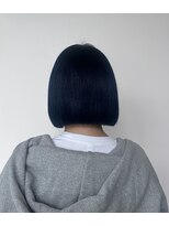 ヘアサロン エン(hair salon en.)&nbsp;艶と透明感を両立したネイビーカラー
