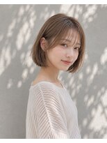 ラベストオイケ(LOVEST OIKE) 透け感ベージュの耳かけミニボブ