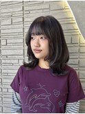  軽さを仕込んだ、透け感ミディ