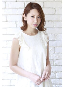 チェコリル(Cyecoril) 働く女性のためのキレイな耳掛けボブ