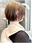 大人ショートヘアイルミナカラーグレーベージュシルキーベージュ