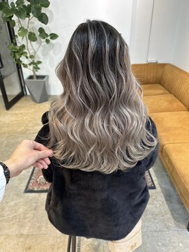 メリー オオサカ(Merly Osaka) 巻いたらより映えるバレイヤージュ_contrast ash beige_