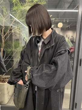 エルメ クラマエ(Elme) ライン感のあるぱつっとボブ