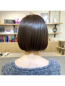 ジエクト アイロ(The Ect ilo) 丸みぱつっとボブ 20代30代40代おすすめスタイル