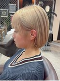 ハイトーンボブ 耳掛けショート