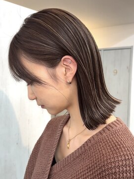 ジュイル ハラジュク(JEWIL HARAJUKU) 細めのハイライトと切りっぱなしボブ