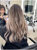 バレイヤージュで魅せる外国人風グラデーションヘア