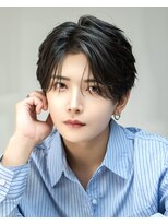 オーシャントーキョー 渋谷神南(OCEAN TOKYO) ニュアンス黒髪ツーブロック人気フェザーセンターパート