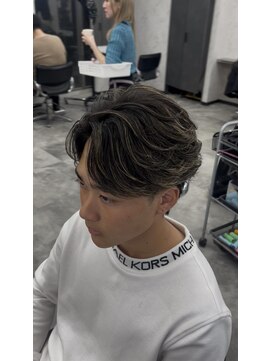 オム ブランシェ(HOMME BLANCHE’) 【Seira】フェザーパーマ×ハイライト