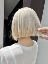 サロウィン 那覇店(SALOWIN) ホワイトブロンド×ぷつっとミニボブ