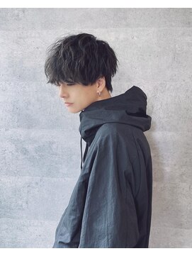 シン(syn) 前髪長めマッシュ ツイストスパイラル