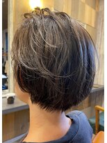 イスト(hair salon ist)&nbsp;ミセスショート　ふんわりショート　ハイライトカラー白髪ぼかし