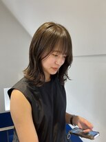 トレス(TRESS)&nbsp;外ハネレイヤー　くびれヘア　ブラウンベージュ　シアーカラー