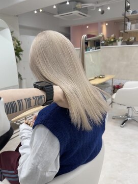 イェッカ パビル(YECCA pabil) ホワイトベージュ♪（ブリーチ2～3回）