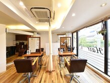 エムズヘアー(M's Hair)の雰囲気（お客様同士、目線が交わらないようにレイアウトされてます。）