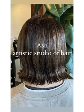アッシュ アーティスティック スタジオ オブ ヘア(Ash artistic studio of hair) 外はねボブ×インナーカラー
