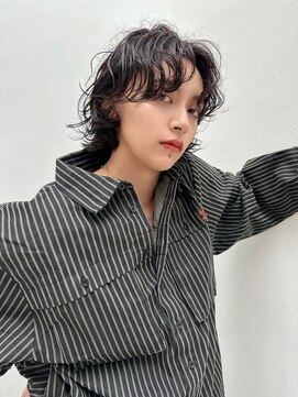 ホロ(hollo) ウルフパーママッシュショートスパイラルパーマ