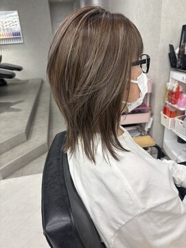 エミュ(emu) 軽やかレイヤースタイル×ハイライトカラー　美由紀