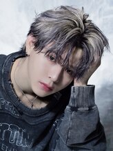 【セクションカラー×ハイライトカラーで魅せる立体感デザイン】