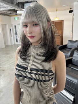 リヴ オオサカ(LIV OSAKA) シルバー/ルーツカラー/ミディアムレイヤー/トリプルカラー