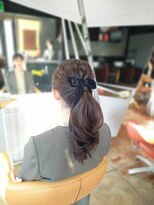 クレップスヘアーヒマワリ(CRE'PS HAIR HIMAWARI)&nbsp;ポニーテールアレンジ