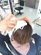 スキャルプクリアソープβを泡状にしてパック