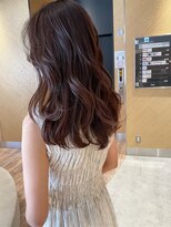 アトレ 梅田店(attrait)&nbsp;ロングヘアをブラウンに染めて大人っぽく × 透明感とツヤが叶