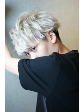 コワファースト 大分(COIFF1RST) ハイトーンカラー ランダム無造作カール