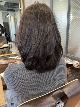 リバレッジ 白金(Leverage) 大人グレージュミディアムレイヤー【白金/目黒】 担当 濱口