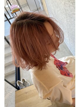 オンヌ(onnu) 根元暗めのピンクベージュカラー