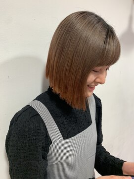 ノエ(noe) プツンとカットとベージュオレンジのグラデーション