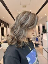ハイライト　太め　ミディアムボブ　秋色