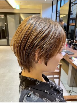 アトレ 南堀江店(attrait) くびれショート丸みボブ耳かけ