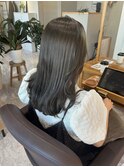 オリーブベージュ