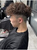 スペインカール茶髪スパイラルパーママッシュ刈り上げ