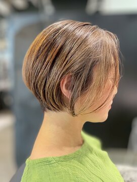 ワンバイジエクト 梅田 似合わせショート/細めハイライト/くすみベージュ/ショートボブ