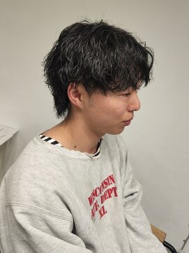 ニアウ 伊勢崎連取店(Niau) センターパートウルフ縦落ちツイストスパイラルパーマ