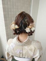 フーバイケンジ(fuu + KENJE)&nbsp;【misa】卒業式ヘアセット/成人式/ツインおだんご/金箔
