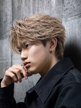 ＥＭＢＬＥＭ【エンブレム】【3/3 NEW OPEN(予定)】 シースルーフェザーショート