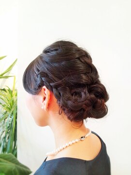 グリーンズ(Greens) 編み込み☆アップスタイル