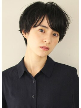 サーカス バイ ビュートリアム 青山(CIRCUS by BEAUTRIUM) 分け目のつかない黒髪丸みショート