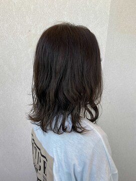 ビーワールド(B WORLD) 艶髪★ミディアムレイヤー【藤枝/髪質改善/デザインカラー】