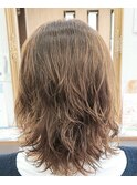 艶髪ベージュそとはねパーマスタイル