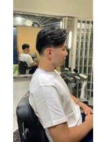 メリケンバーバーショップ フクオカ(MERICAN BARBERSHOP FUK)&nbsp;波巻き束感ショートツーブロックマッシュなかわけコンマヘア